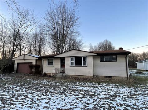 16417 Old State Rd, Middlefield, <strong>OH</strong> 44062. . Zillow southington ohio